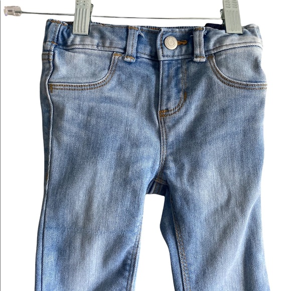 OLD NAVY 2T BALLERINA STYLE JEANS WITH FLOWER EMBROIDERY - Picture 3 of 8